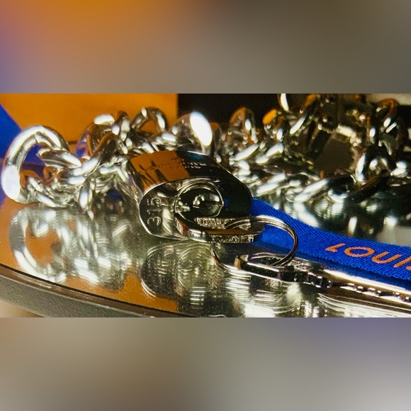 LOUIS VUITTON Silver Lock & Key #315 - Picture 3 of 10